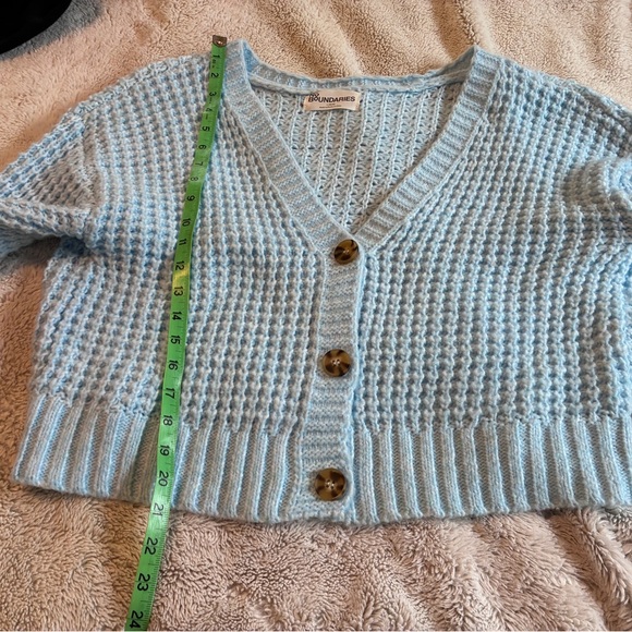 (New)NO BOUNDARIES CARDIGAN CROPPED-LARGE - Picture 9 of 9